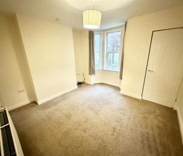 3 bedroom end of terrace house to rent - Photo 3