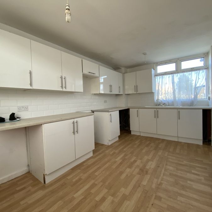 Ashworthy Close, HuLL - Photo 1