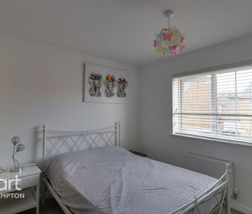 4 bedroom semi-detached house to rent - Photo 6