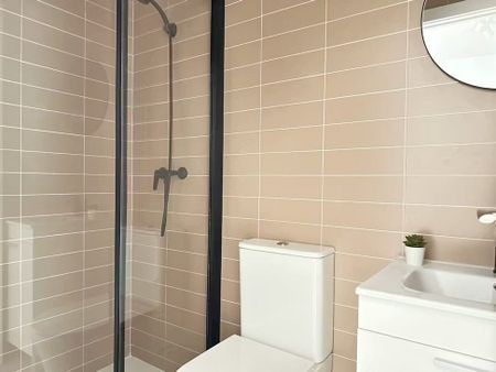 Calle de Pradales, Madrid, Community of Madrid 28047 - Photo 3