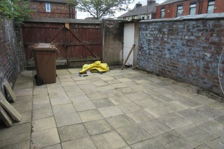 3 bedroom terraced house to rent - Photo 4