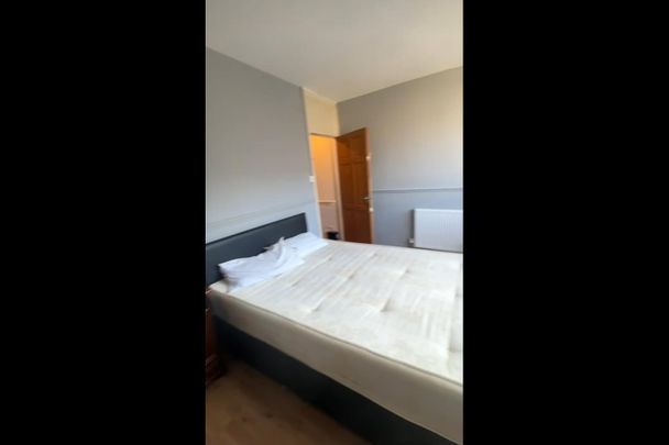 Room in a Shared Flat, Montfort House, E14 - Photo 1