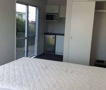 Tidy Studio Apartment - Close to University - Photo 2