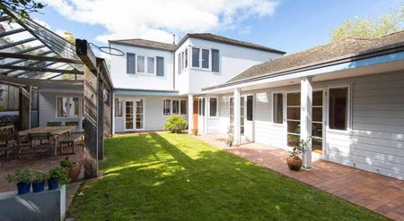 Exquisite Greenlane at its Finest - Photo 2