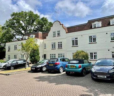 Ivy Drive, Lightwater, GU18 - Photo 5