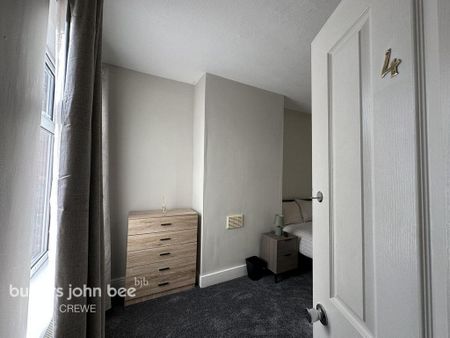 1 bedroom in a house share to rent - Photo 3