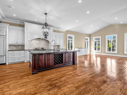For Lease - 8 Colvestone Road, Toronto, Ontario - Photo 1