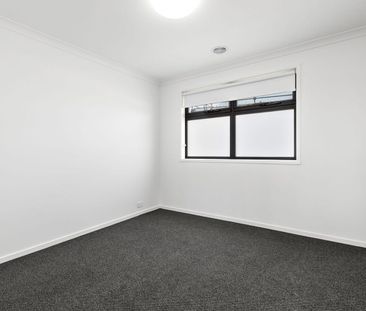 STUNNING FAMILY HOME - Photo 3