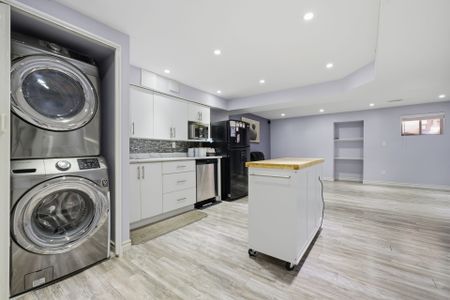 For Lease - 3 Radwell Crescent, Toronto, Ontario - Photo 2