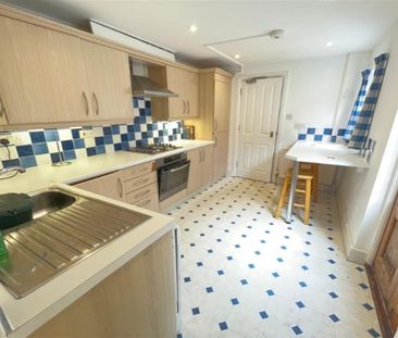 4 bedroom terraced house to rent - Photo 4