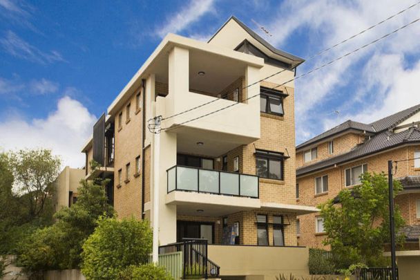 Unit 4/19 Gordon Street, Hurstville. - Photo 1