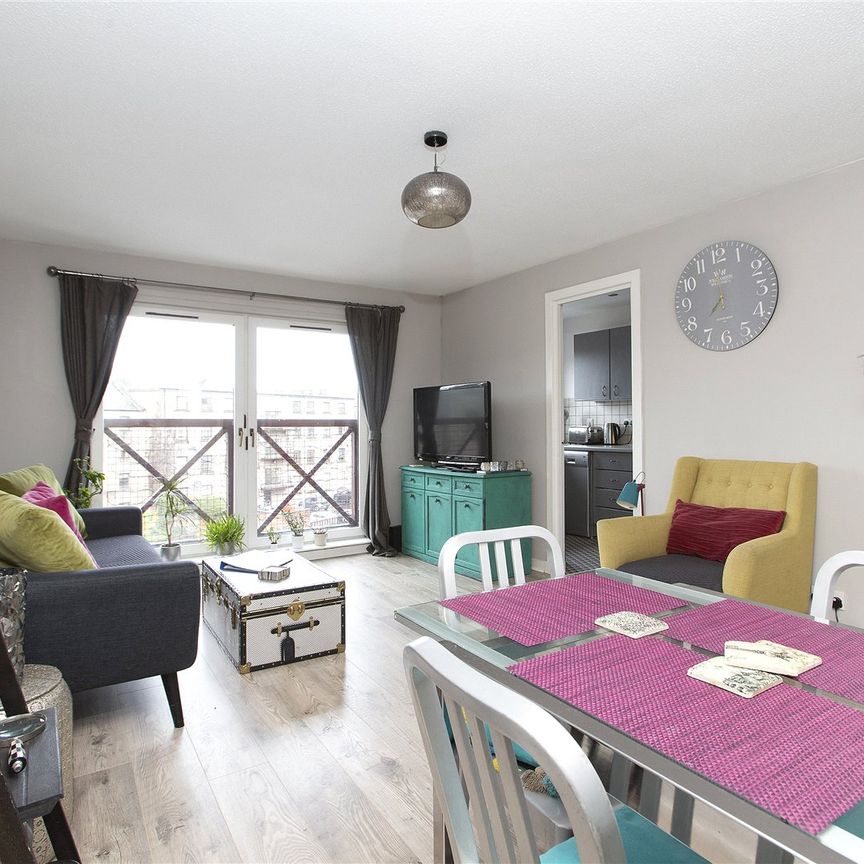 2 bedroom apartment to rent - Photo 1