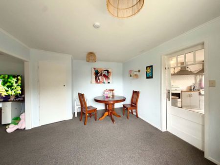 Spacious Two-Bedroom Home with Established Gardens - Photo 4