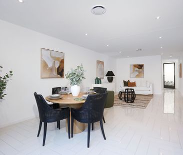 Luxury Living in the Heart of Royal Pines - Photo 2