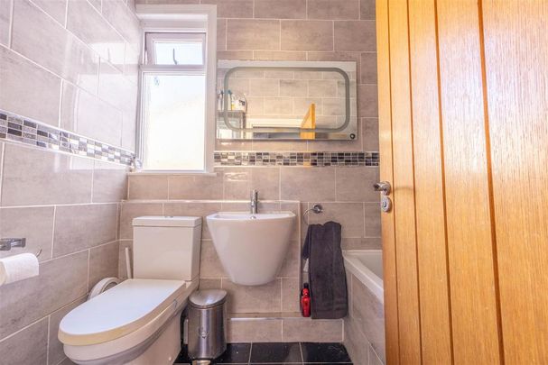 4 bedroom terraced house to rent - Photo 1