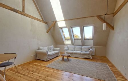 Wyjątkowe, klimatyczne mieszkanie na poddaszu - Zdjęcie 4