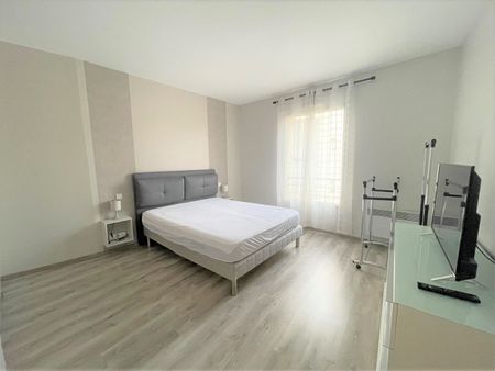 Location Appartement 4 pièces 92m² - Photo 4