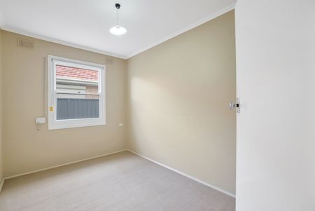 Neat and Tidy Home, Ideally Located! - Photo 4