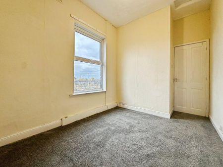 2 bedroom end of terrace house to rent - Photo 5