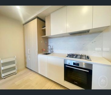 206/999 Whitehorse Rd, Box Hill, Vic 3128 - Photo 4