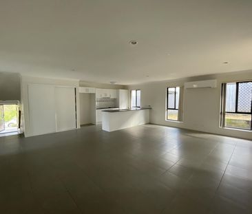 1 Willow Rise Drive, Waterford QLD 4133 - House For Rent | Domain - Photo 3