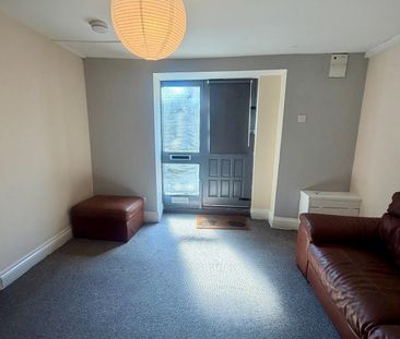 £725 PCM, Furnished One Bedroom Basement Flat in Penarth Road, Gran... - Photo 3