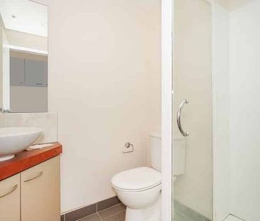 Move in ready! Fully furnished! - Photo 5