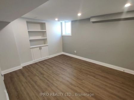 Property For Lease | W9285195 - Photo 4