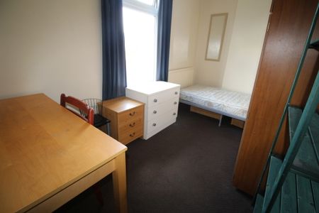 5 Bed Student Accommodation - Photo 4