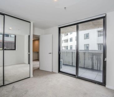 One Bedroom Apartment, Resort Style Living - Photo 6