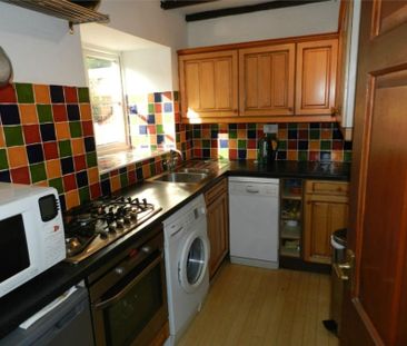2 Bedroom Semi-Detached House - Photo 5