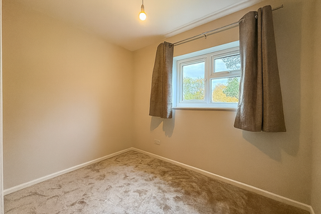 4 bedroom semi-detached house to rent - Photo 3