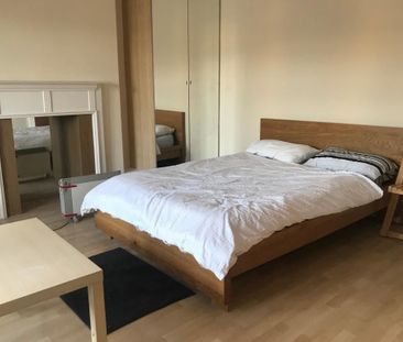 Studio Flat, Station Road, N3 - Photo 1
