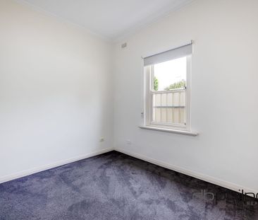 Bright, Spacious & Ready to Call Home in Brooklyn Park! - Photo 4