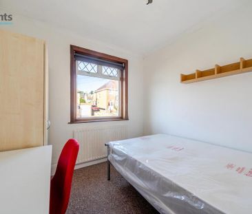 5 bedroom semi-detached house to rent - Photo 5