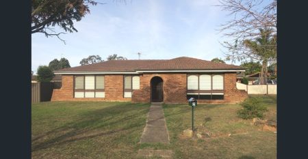 MODERN HOME IN A SOUGHT AFTER LOCATION! - Photo 5