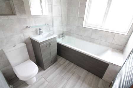 Tiverton Road, Hounslow - Photo 5