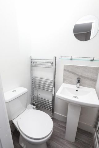 5 bedroom House To Let Total Size: 1411 SQ FT - Photo 4
