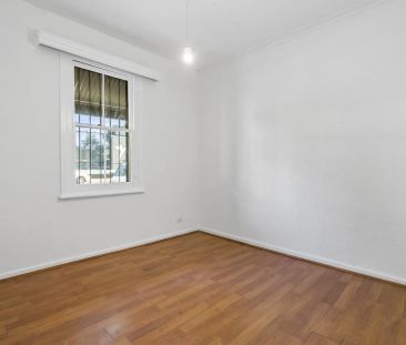 Charming Two-Bedroom Terrace in the Heart of Vibrant Victoria Street! - Photo 5