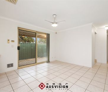 Charming 3-Bedroom Villa Near Curtin University and Westfield Carousel - Photo 3