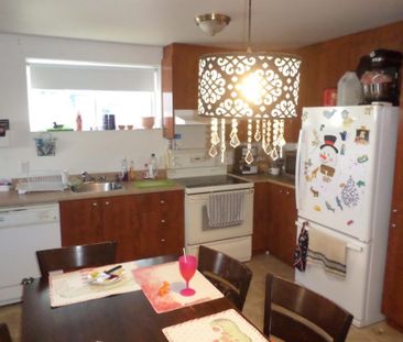 Sous-sol Beau grand 4 1/2 - Photo 1