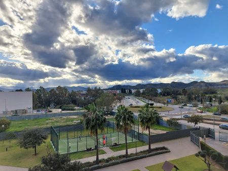 Piso de alquiler en Calle Ana Maria Rengel, El Cónsul - Ciudad Universitaria - El Romeral - Photo 4