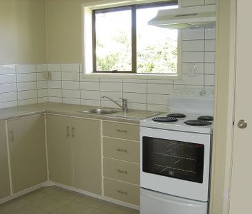 3 bedroom unit - Photo 3