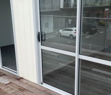 Modern, well kept two bedroom apartment - Photo 1