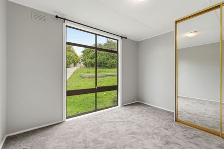 Immaculate 3 Bedroom Home - Photo 2