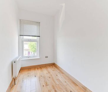 3 bedroom flat to rent - Photo 1