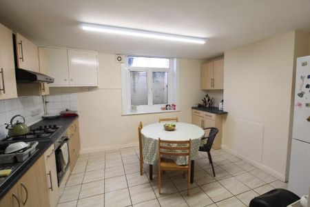 5 bedroom terraced house to rent - Photo 3