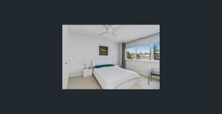 Harbour front apartment set in prized location - Photo 2