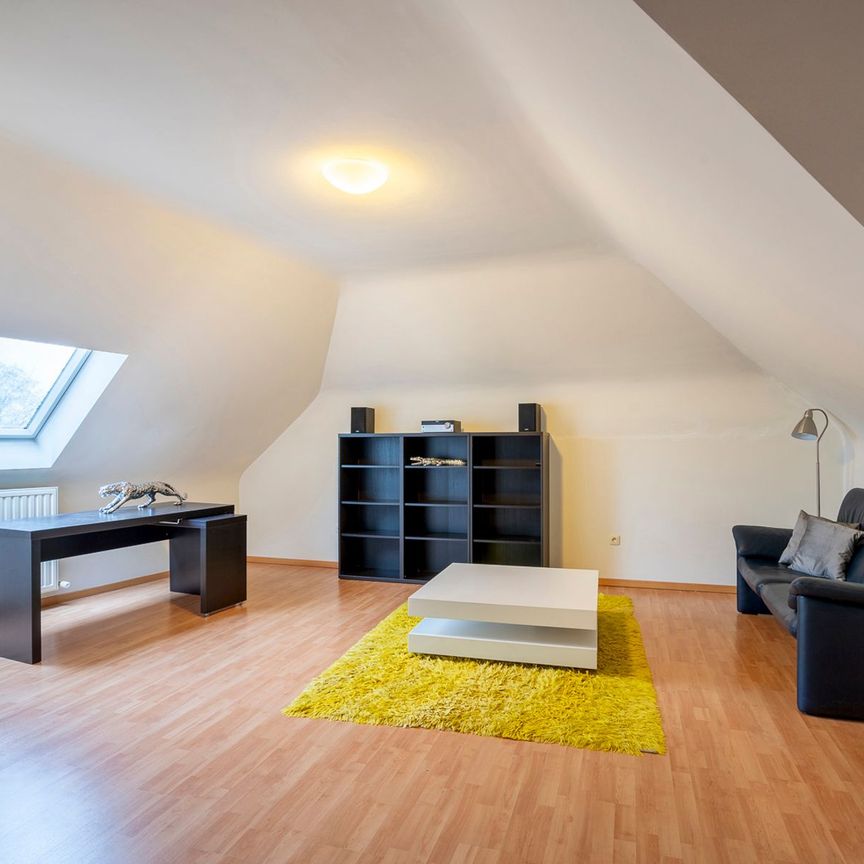 TE HUUR - Ruim én energiezuinig duplexappartement (191m²) in hartje Lanaken! - Foto 1