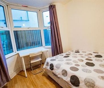 Room in a Shared Flat, Newham Way, E16 - Photo 6